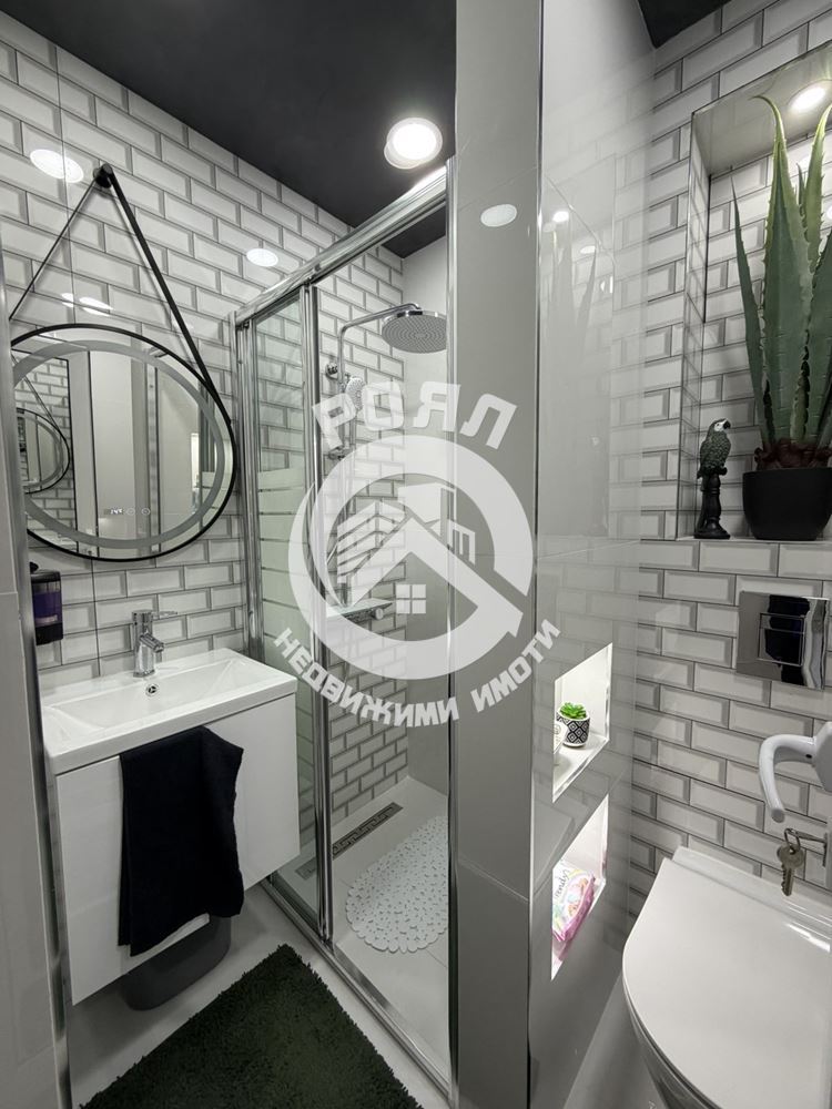 Роял имоти продава тристаен, обзаведен апартамент, Тракия, Пловдив - 0