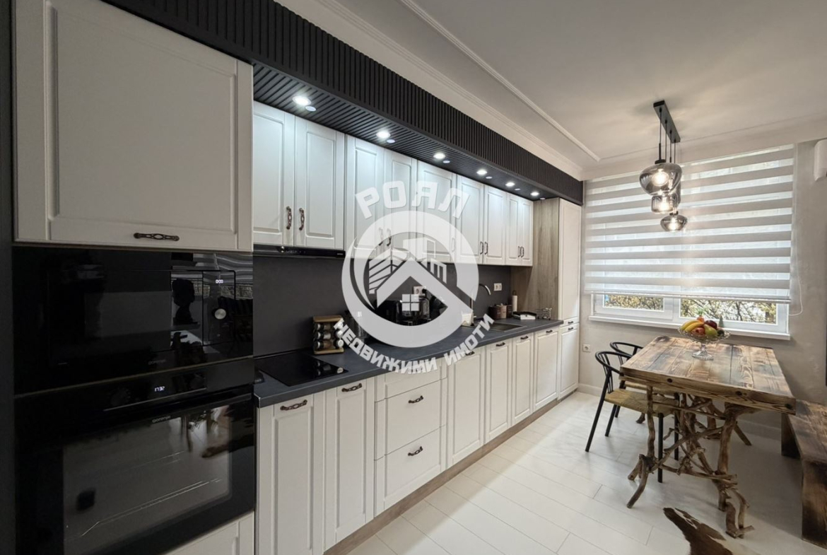 Роял имоти продава тристаен, обзаведен апартамент, Тракия, Пловдив - 0