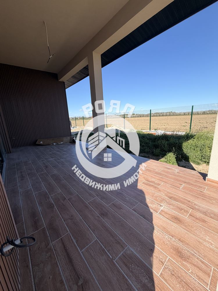 Роял имоти продава едноетажна, самостоятелна къща, село Оризари, Пловдив - 0