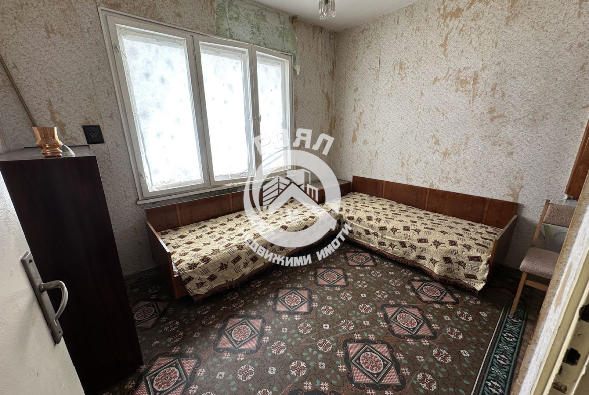 Роял Имоти продава Ексклузивно триетажна къща в гр.Стамболийски - 0