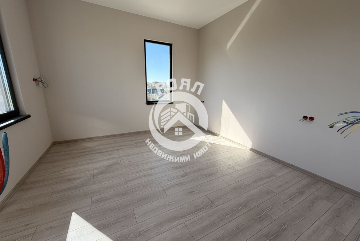 Роял имоти продава едноетажна, самостоятелна къща, село Оризари, Пловдив - 0