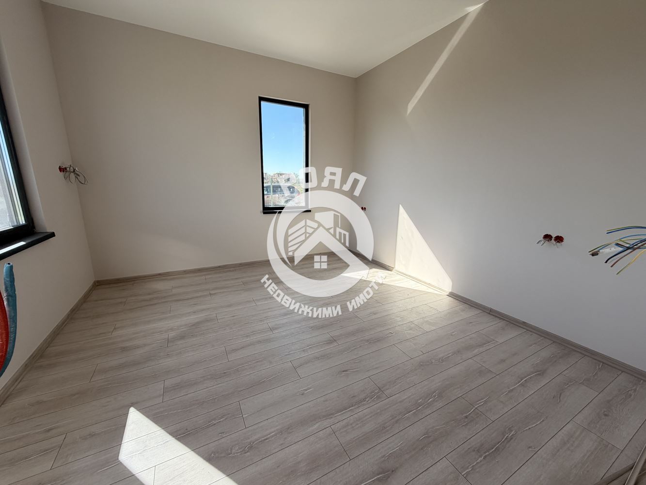 Роял имоти продава едноетажна, самостоятелна къща, село Оризари, Пловдив - 0