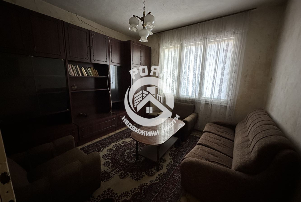 Роял Имоти продава Ексклузивно триетажна къща в гр.Стамболийски - 0