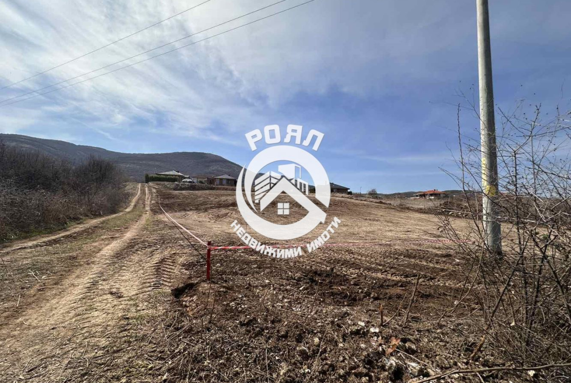 Роял имоти продава 4 парцела - УПИ в с.Марково - 0