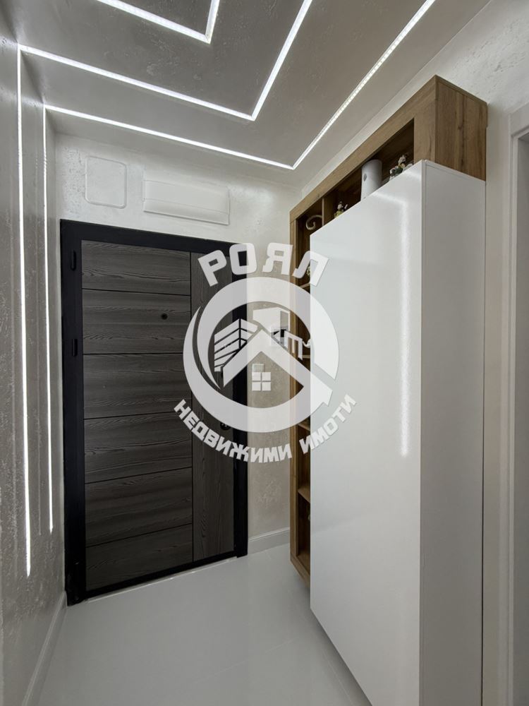 Роял имоти продава тристаен, обзаведен апартамент, Тракия, Пловдив - 0