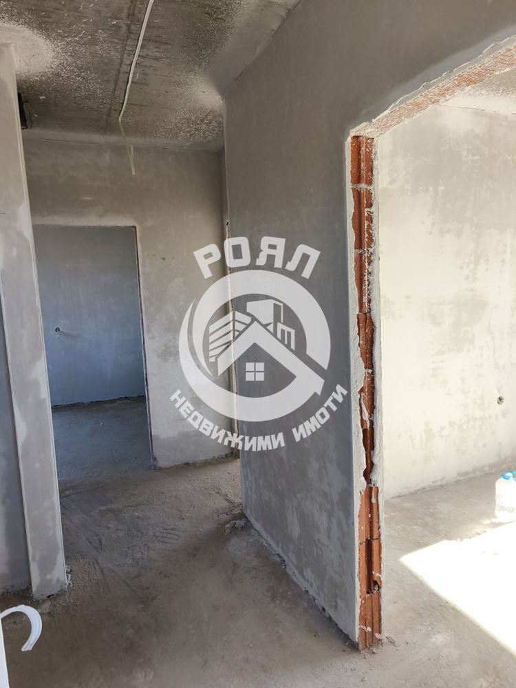 Роял Имоти продава къща в с.Строево, обл. Пловдив - 0