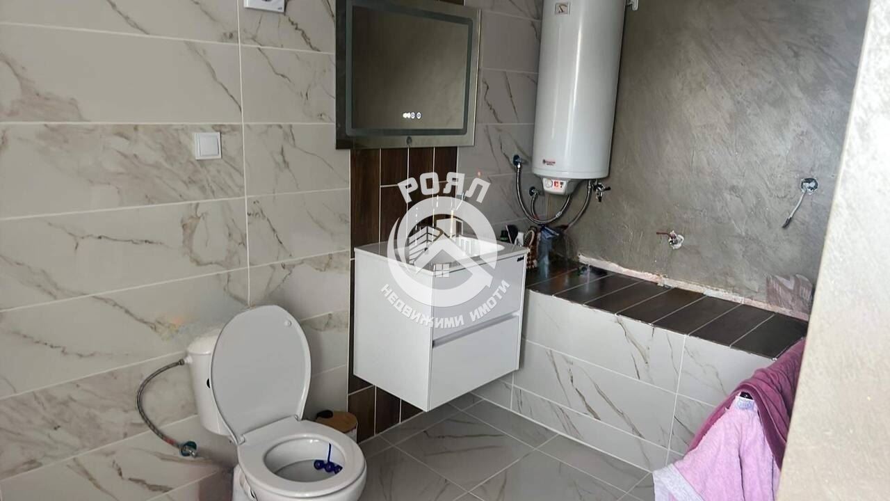 Роял Имоти продава двуетажна къща с двор в с.Старо Железаре - 0