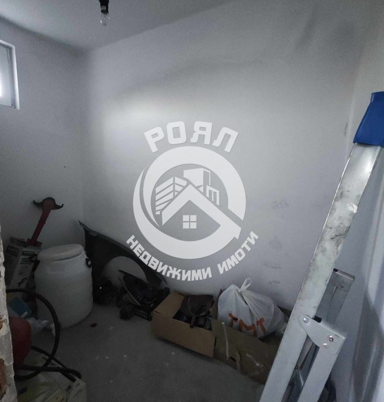 Роял Имоти продава едноетажна къща в гр.Съединение - 0
