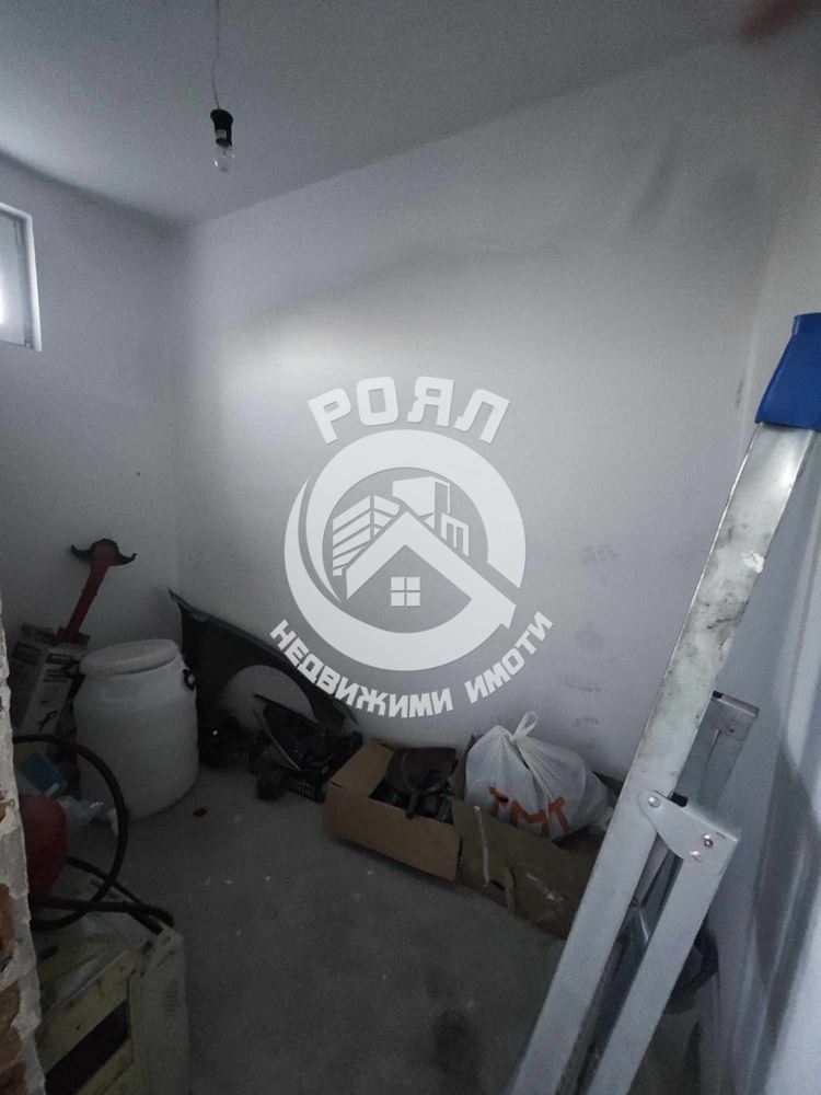 Роял Имоти продава едноетажна къща в гр.Съединение - 0
