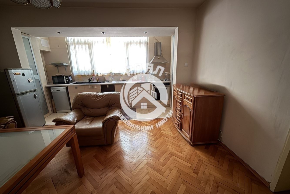 Роял имоти продава тристаен, обзаведен апартамент, кв.Гагарин, Пловдив - 0