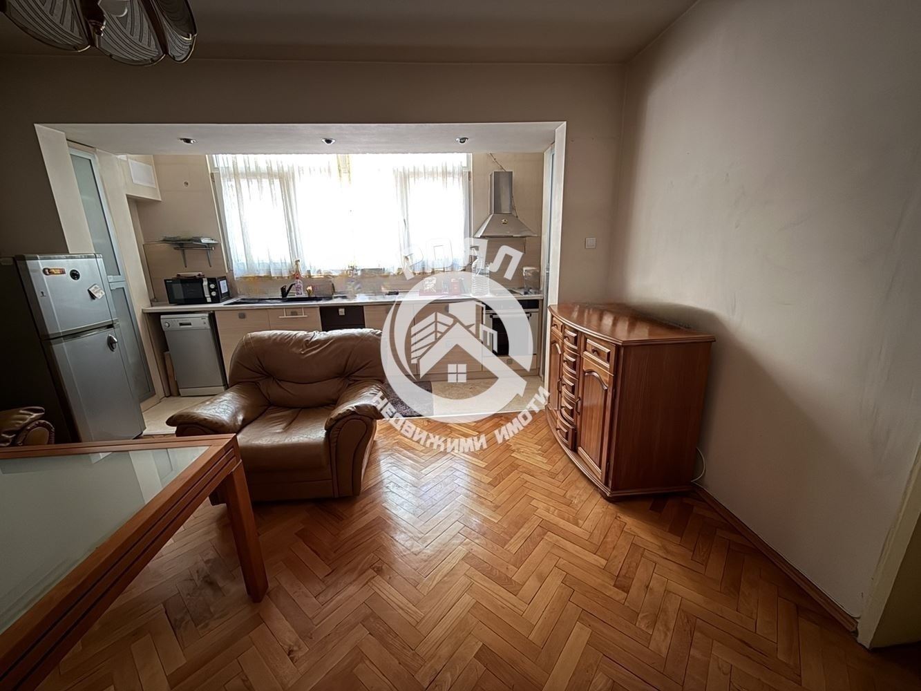 Роял имоти продава тристаен, обзаведен апартамент, кв.Гагарин, Пловдив - 0