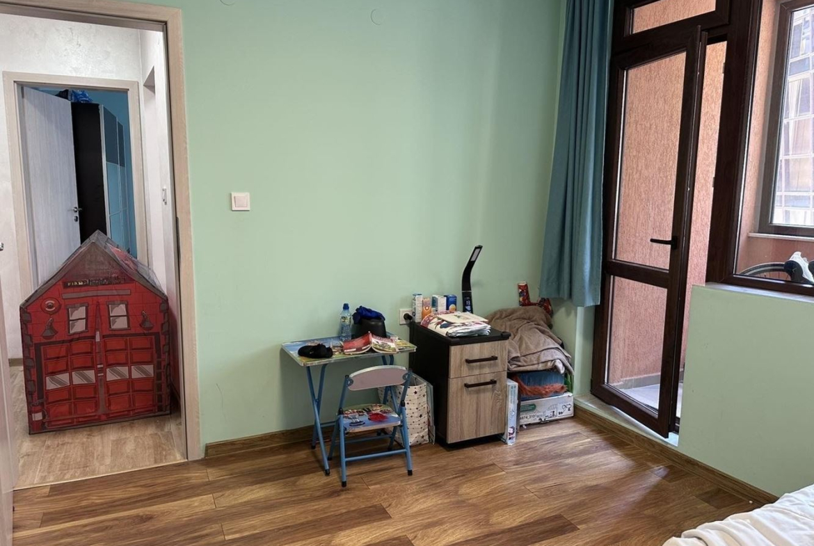 Роял Имоти продава тристаен апартамент в кв.Тракия - 0