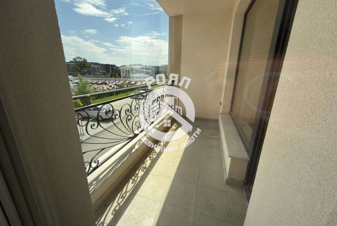 Роял Имоти продава полуобзаведен тристаен апартамент в кв.Кършияка,гр.Пловдив - 0