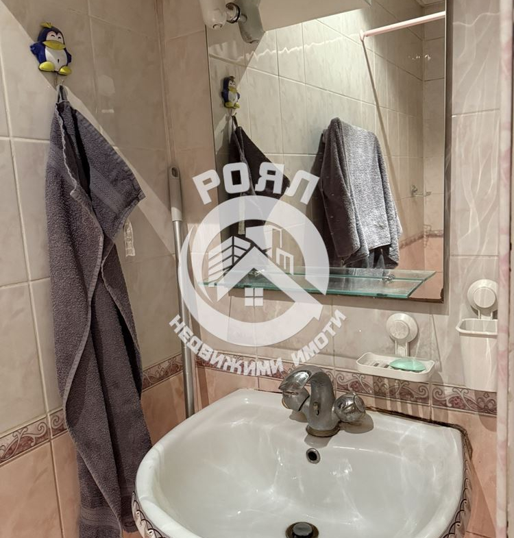Роял имоти продава тристаен, обзаведен апартамент, кв.Гагарин, Пловдив - 0