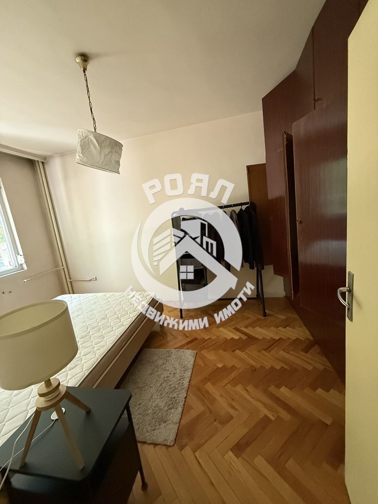 Роял имоти продава тристаен, обзаведен апартамент, кв.Гагарин, Пловдив - 0