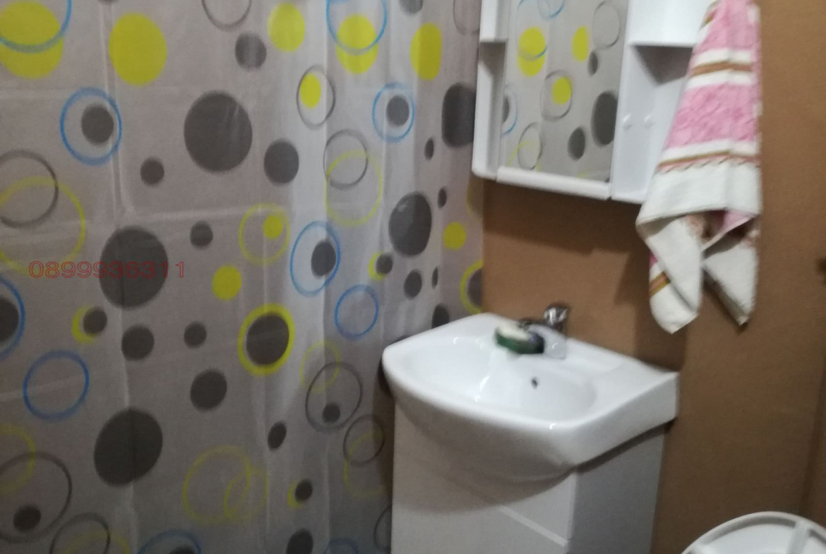 Роял имоти продава двустаен апартамент с три отделни стаи в гр.Асеновград - 0
