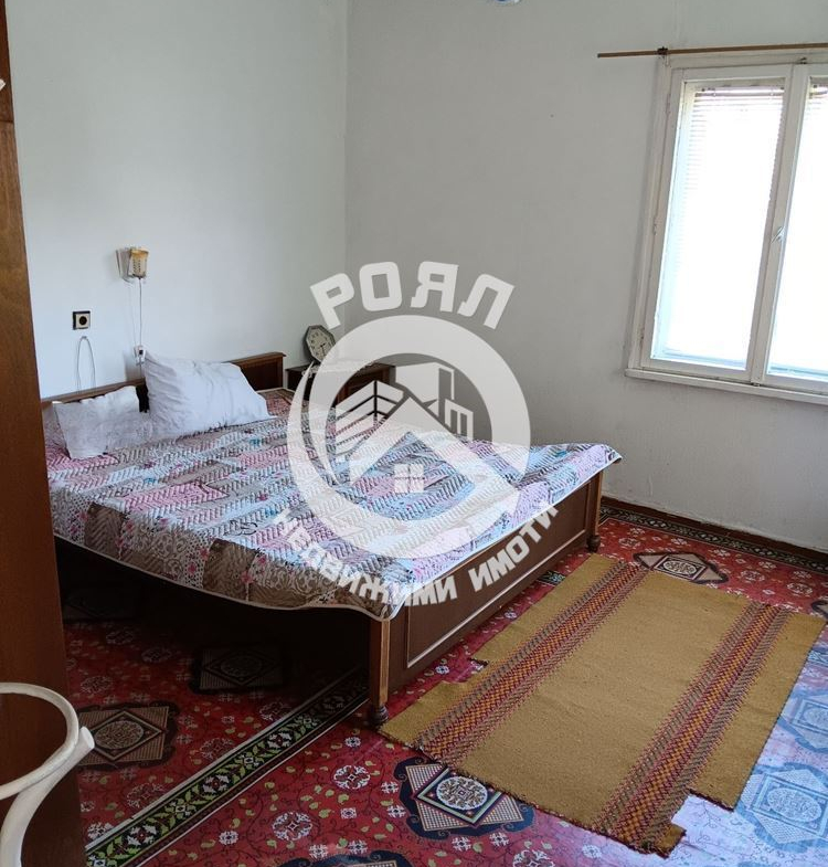 Роял Имоти продава двуетажна къща в гр.Стамболийски - 0