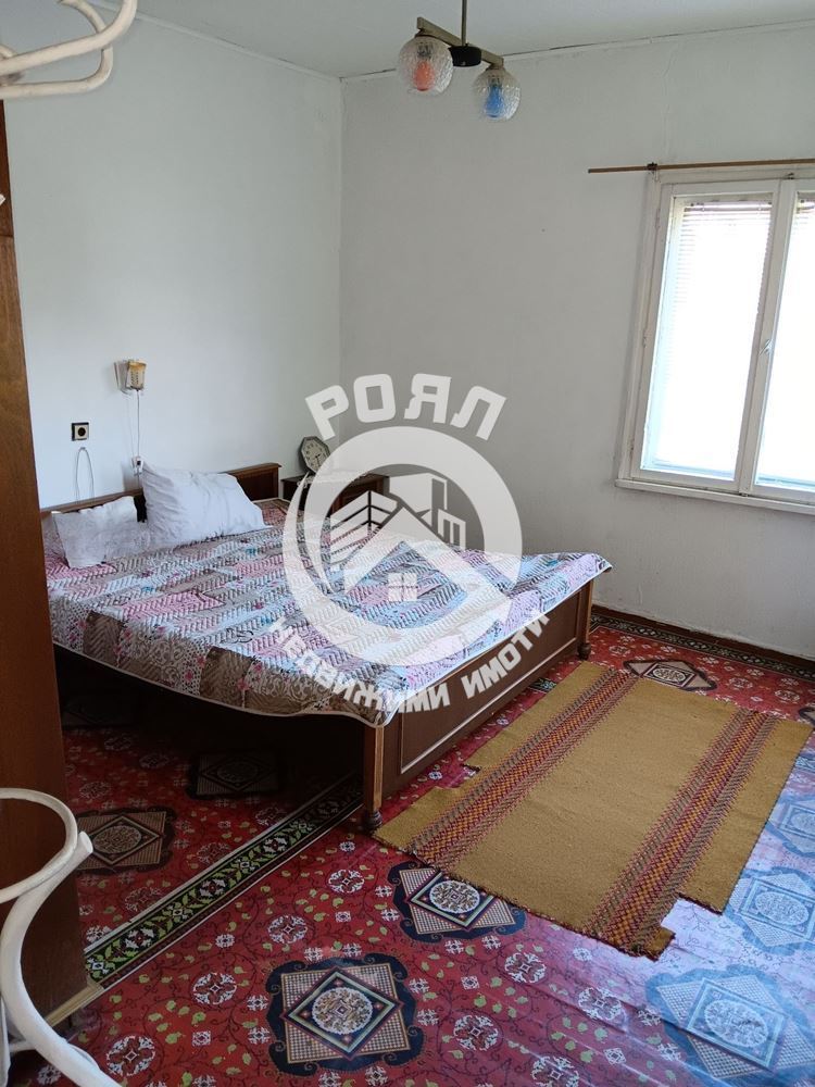 Роял Имоти продава двуетажна къща в гр.Стамболийски - 0