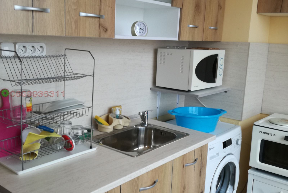 Роял имоти продава двустаен апартамент с три отделни стаи в гр.Асеновград - 0