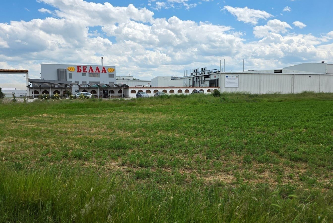 Роял Имоти продава парцел в ц.Радиново,обл.Пловдив - 0