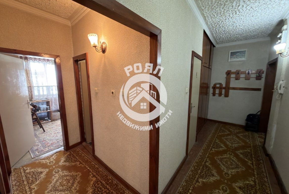 Роял имоти продава тристаен апартамент,Тракия ,Пловдив - 0