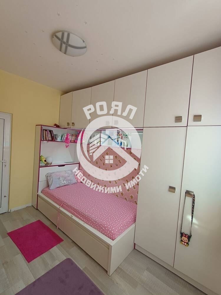 Роял Имоти продава тристаен обзаведен апартамент в гр.Асеновград - 0