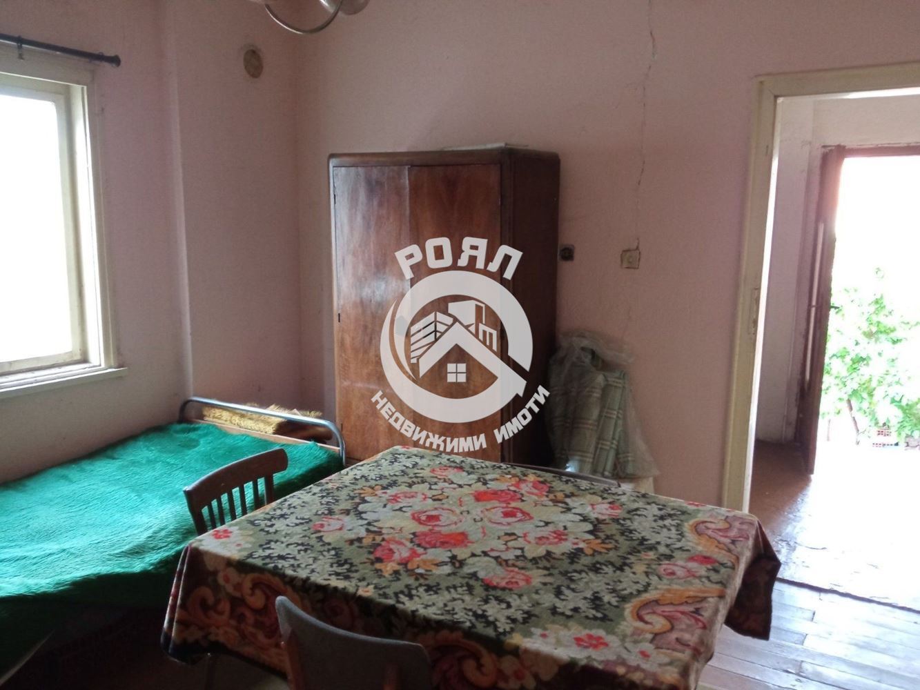 Роял Имоти продава двуетажна къща в с.Брестовица - 0