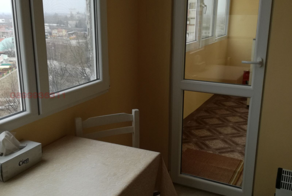 Роял имоти продава двустаен апартамент с три отделни стаи в гр.Асеновград - 0
