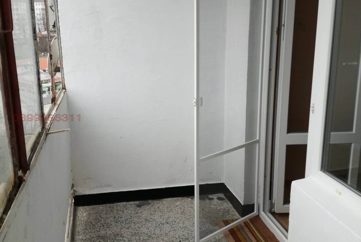 Роял имоти продава двустаен апартамент с три отделни стаи в гр.Асеновград - 0