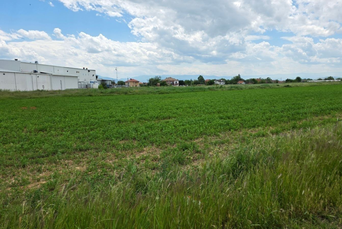 Роял Имоти продава парцел в ц.Радиново,обл.Пловдив - 0