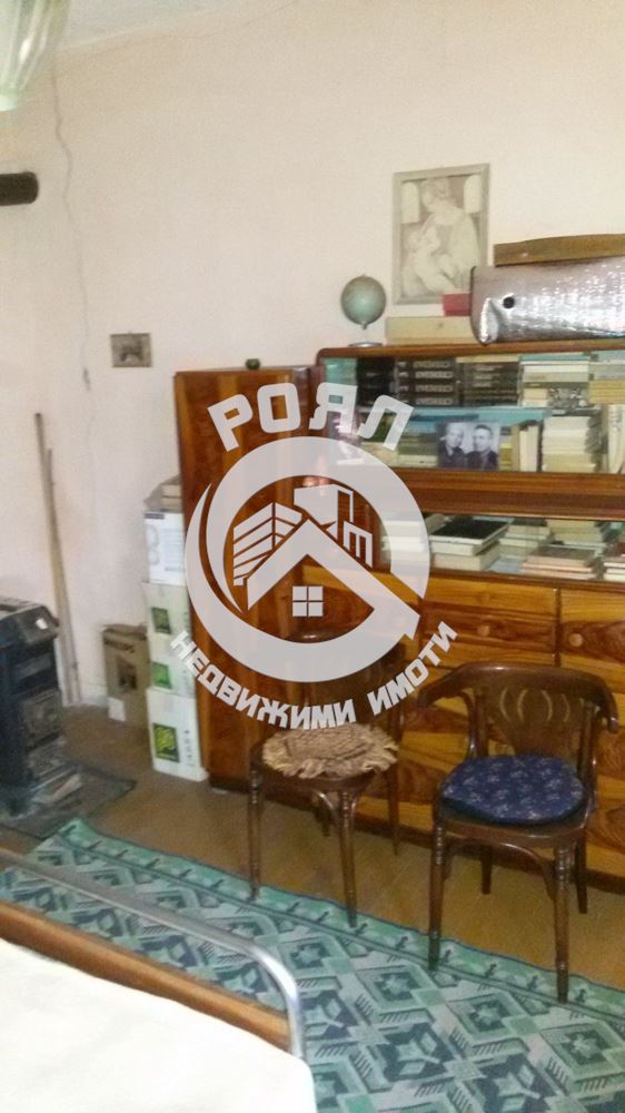 Роял Имоти продава двуетажна къща в с.Брестовица - 0