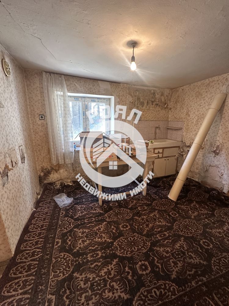 Роял Имоти продава двуетажна къща в гр.Стамболийски - 0