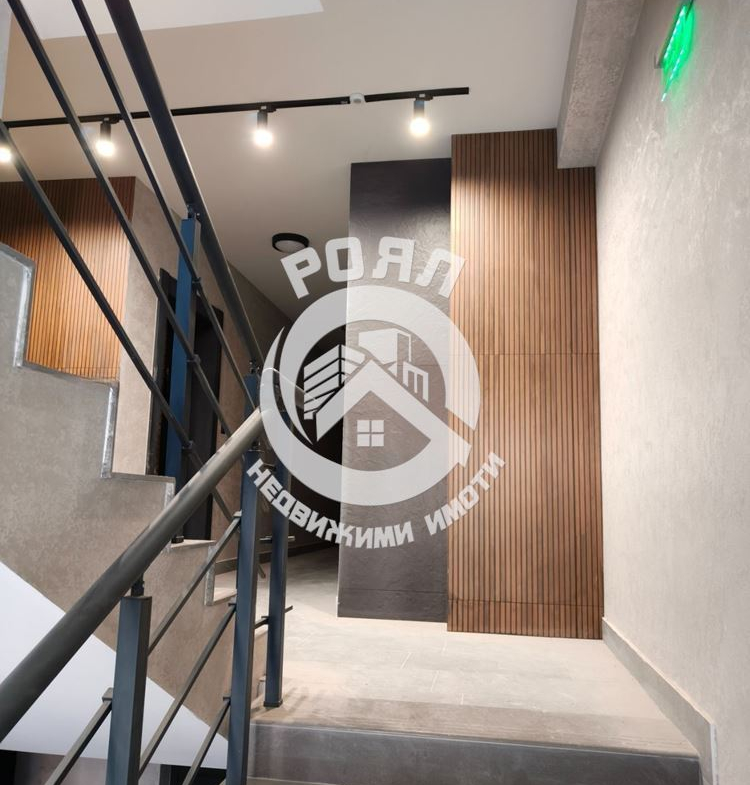 Роял Имоти продава двустаен апартамент, Остромила, гр Пловдив - 0