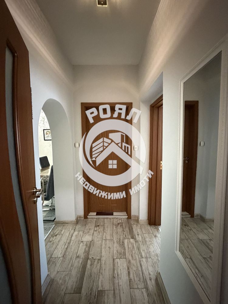 Роял Имоти продава самостоятелен етаж от къща в район Южен, Пловдив - 0