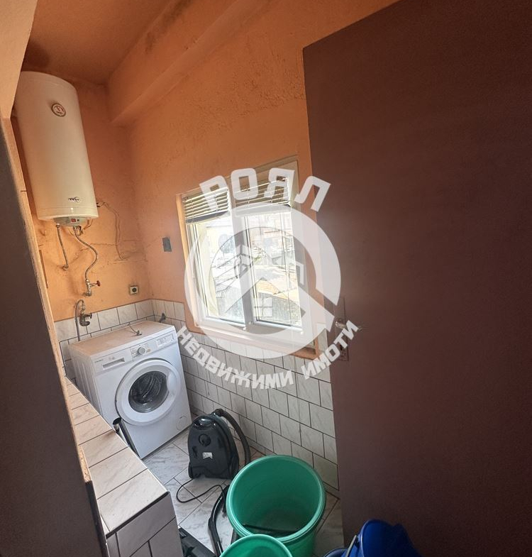 Роял Имоти продава двуетажна къща в гр.Стамболийски - 0