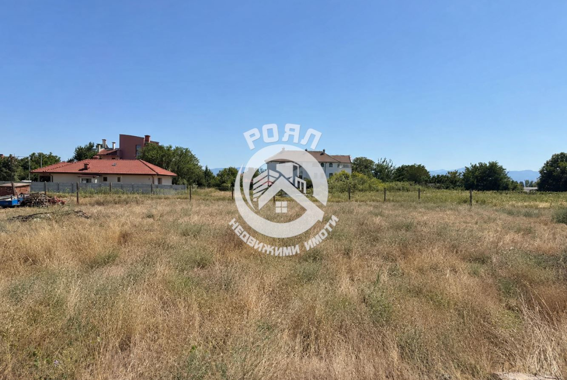 Роял Имоти продва парцел/и в с.Бенковски - 0