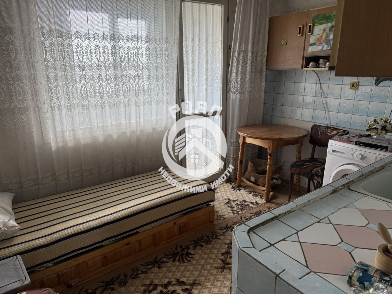 Роял имоти продава тристаен апартамент, кв.Изгрев, Пловдив - 0
