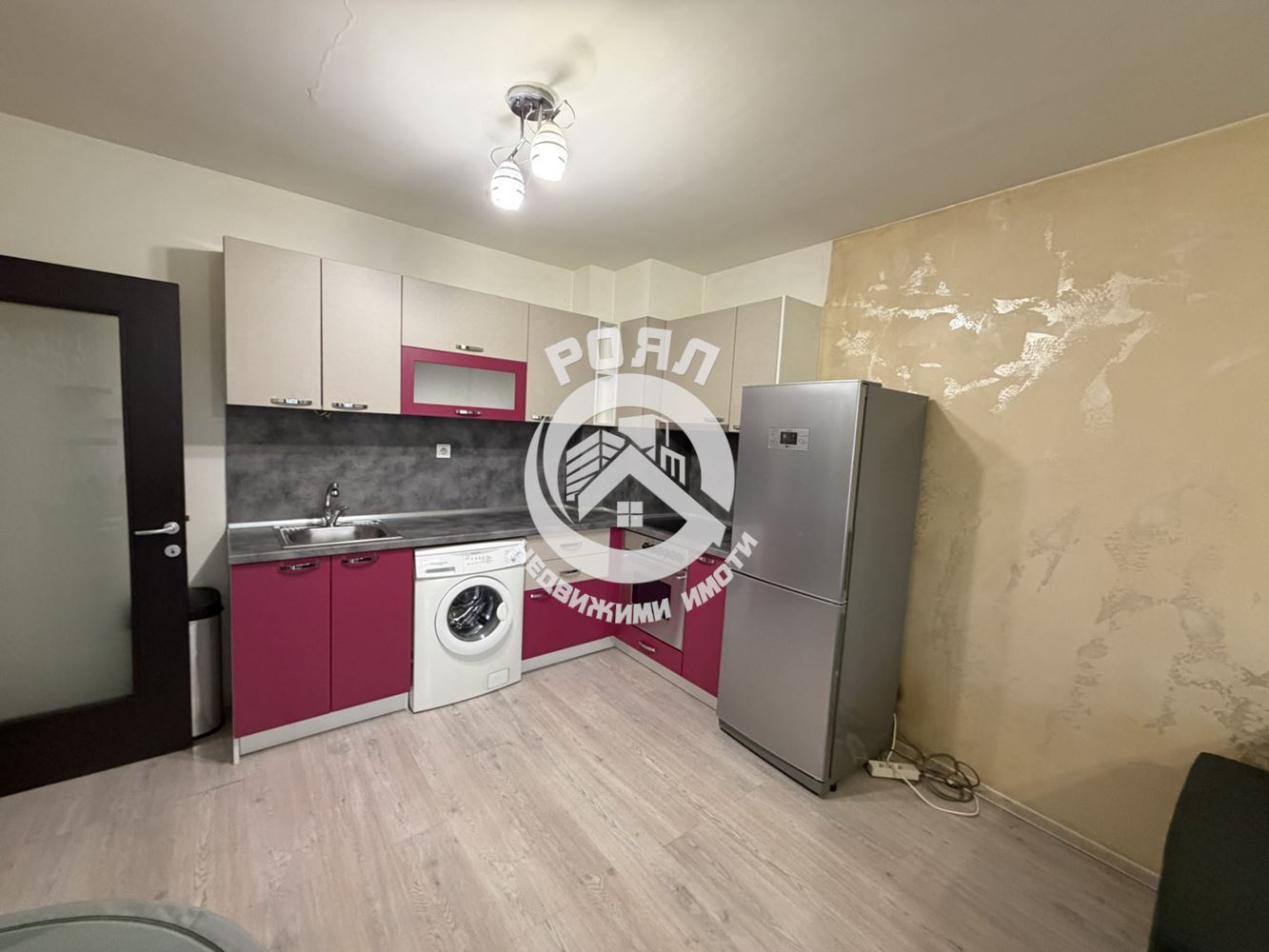 Роял имоти отдава под наем двустаен апартамент, Център, Пловдив - 0