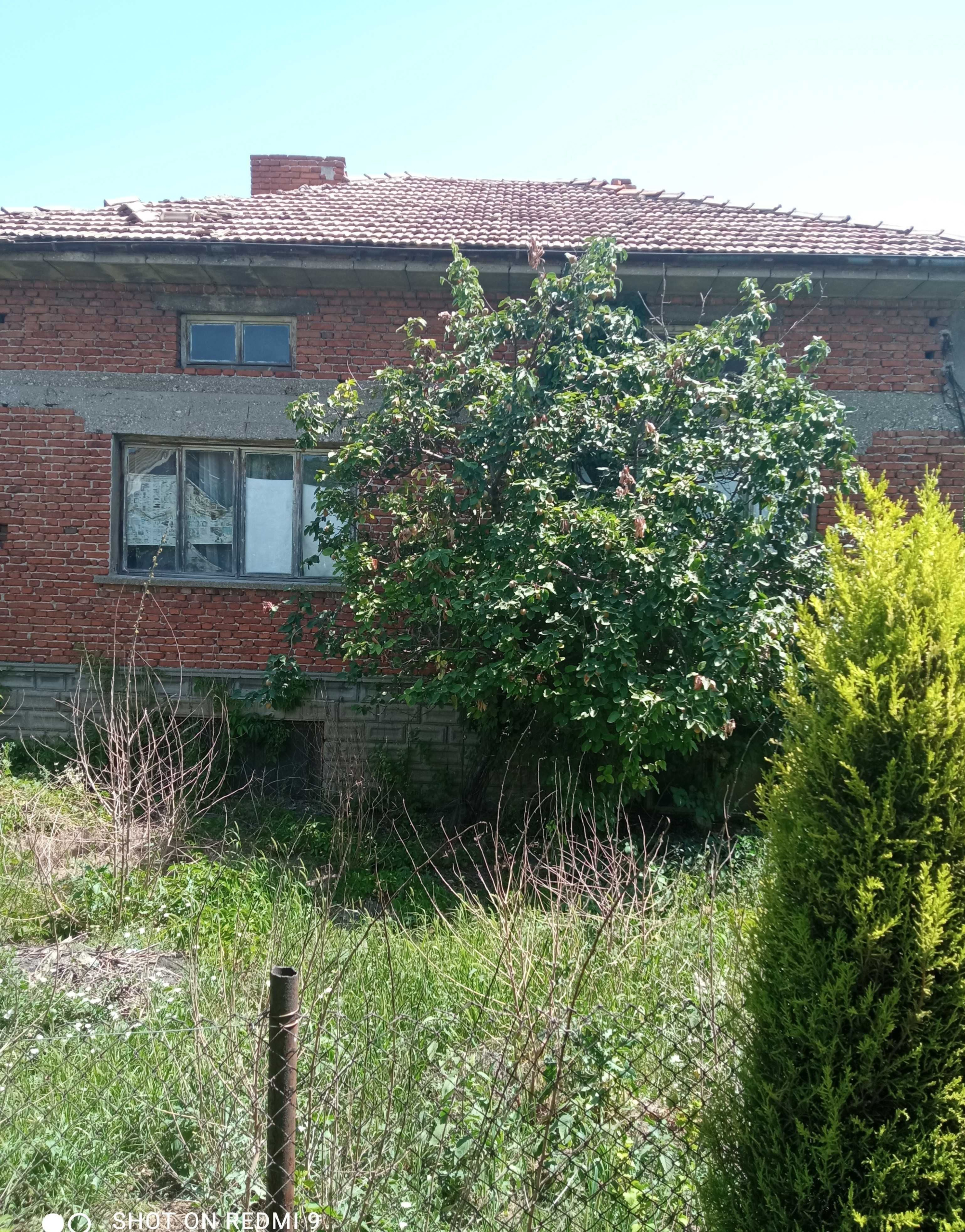 Роял Имоти продава къща в с. Крумово, обл Пловдив - 0