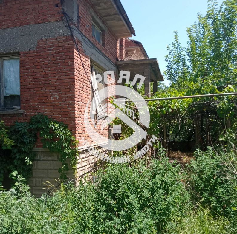Роял Имоти продава къща в с. Крумово, обл Пловдив - 0