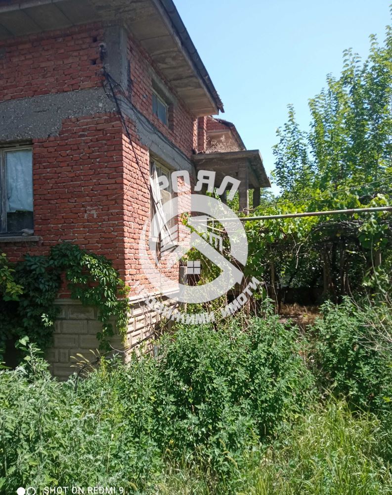 Роял Имоти продава къща в с. Крумово, обл Пловдив - 0