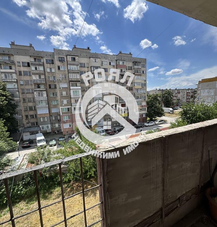 Роял Имоти продава двустаен апартамент с кухня в кв.Изгрев - 0