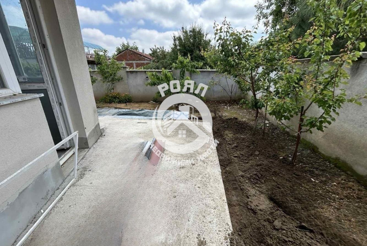 Роял Имоти продава тристаен апартамент в гр.Пловдив,кв.Беломорски - 0