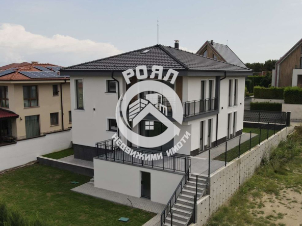 Роял имоти продава ЛУКСОЗНА САМОСТОЯТЕЛНА КЪЩА в с. Белащица - 0