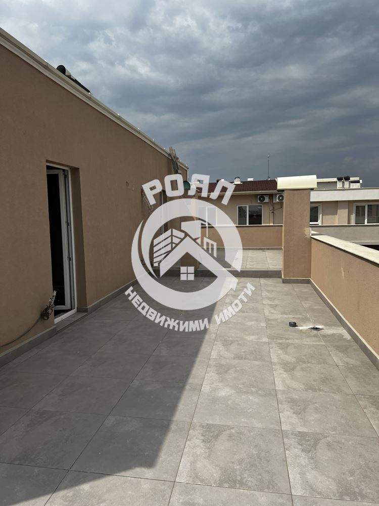 Роял Имоти има удоволствието да Ви предложи за покупка двустаен апартамент в кв.Остромила, гр. Пловдив - 0
