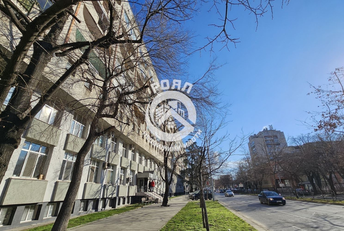 Роял имоти отдава под наем едностаен апартамент в центъра на гр.Пловдив - 0