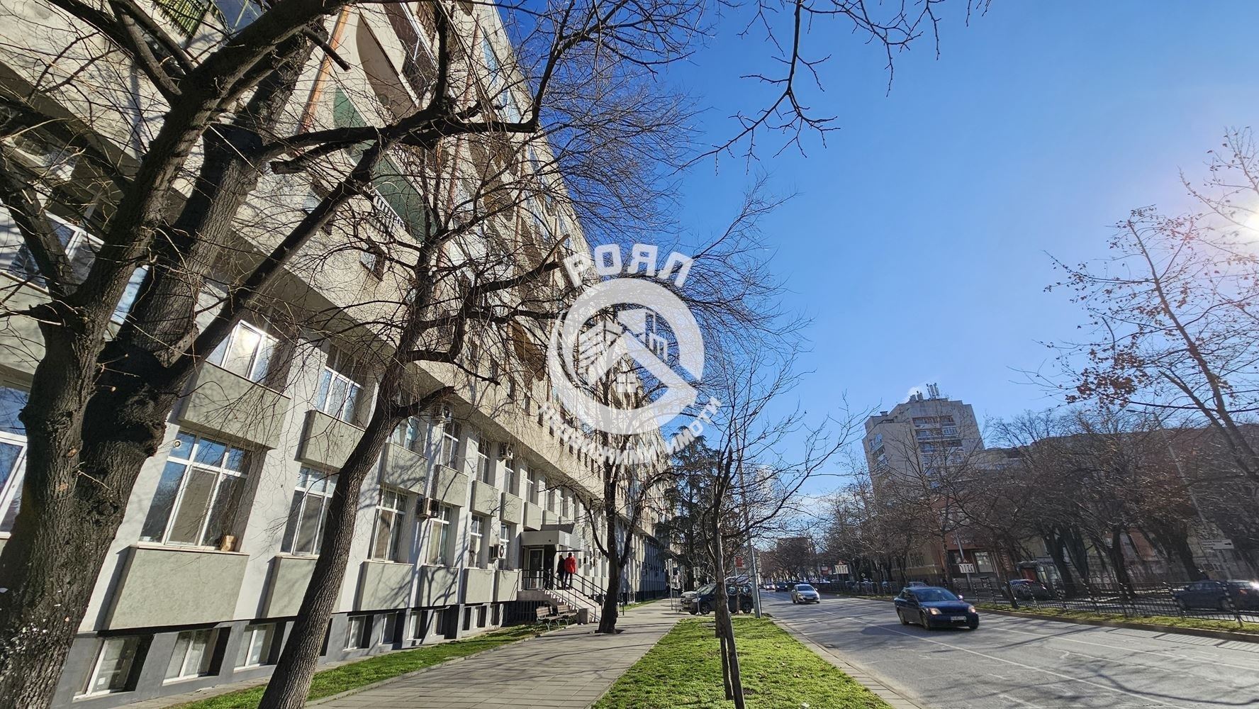Роял имоти отдава под наем едностаен апартамент в центъра на гр.Пловдив - 0