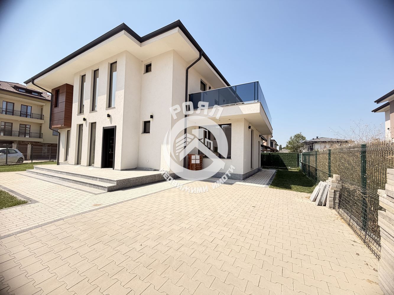 Роял имоти продава ,Просторна и Самостоятелна къща с двор,гараж и канализация ,кв.Беломорски ,Пловдив - 0