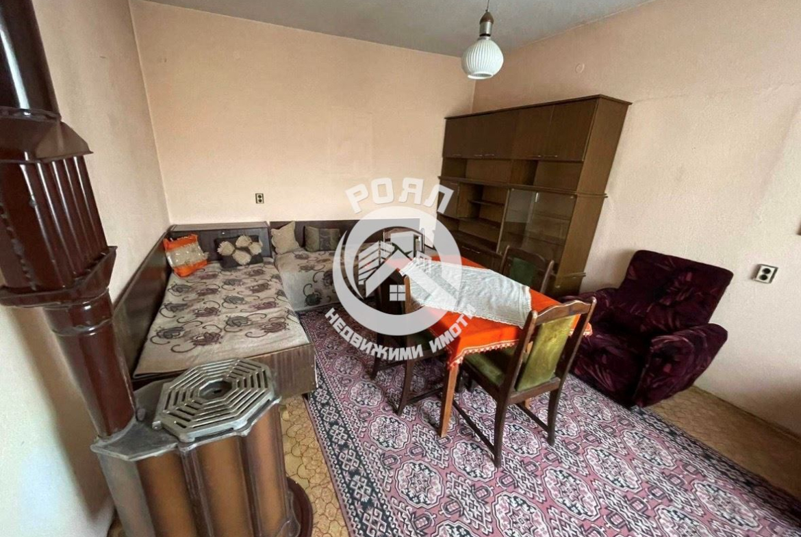 Роял Имоти продава едноетажна къща в гр. Стамболийски кв.Партизана - 0