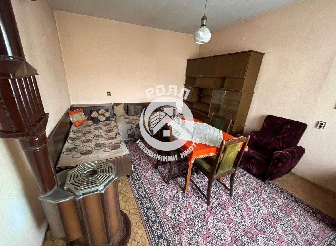 Роял Имоти продава едноетажна къща в гр. Стамболийски кв.Партизана - 0